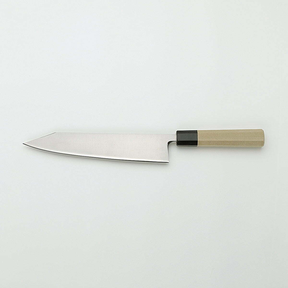 סכין שף רב-תכליתית קִּירִיצוּקֶה גִּיוּטוֹ 240מ״מ מחוזקת 3 שכבות: פלדת פחמן יפנית מתקדמת מסוג R2/SG2 עטופה פלדת אל-חלד גימור מבריק ג׳יקו סאקאיי יפן