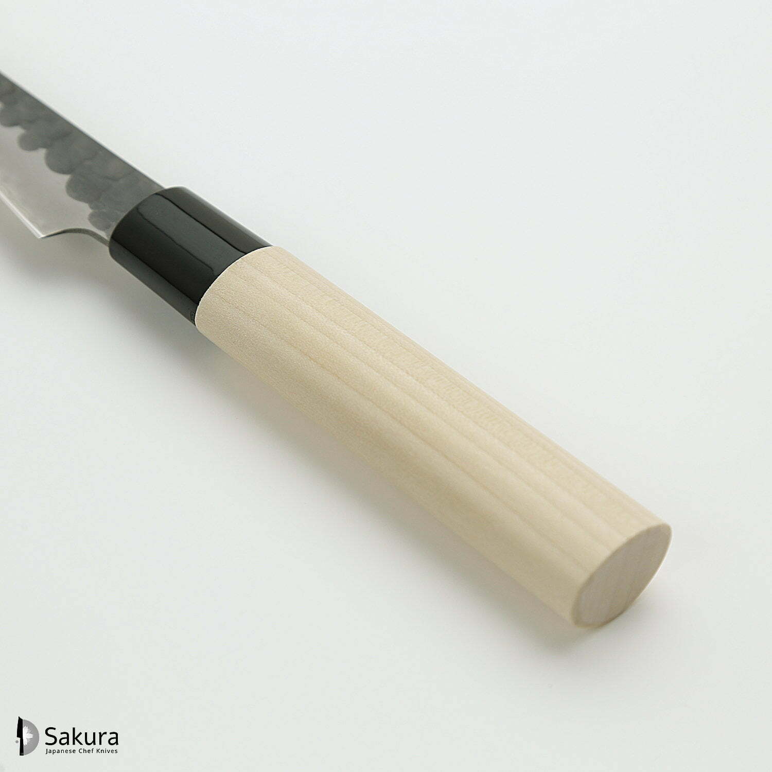 סכין עזר קטנה רב-תכליתית פֶּטִי 90מ״מ מחוזקת 3 שכבות: פלדת פחמן יפנית VG-10 עטופה פלדת אל-חלד גימור קורואיצ׳י שחור עם ריקוע פטיש טוג׳ירו יפן