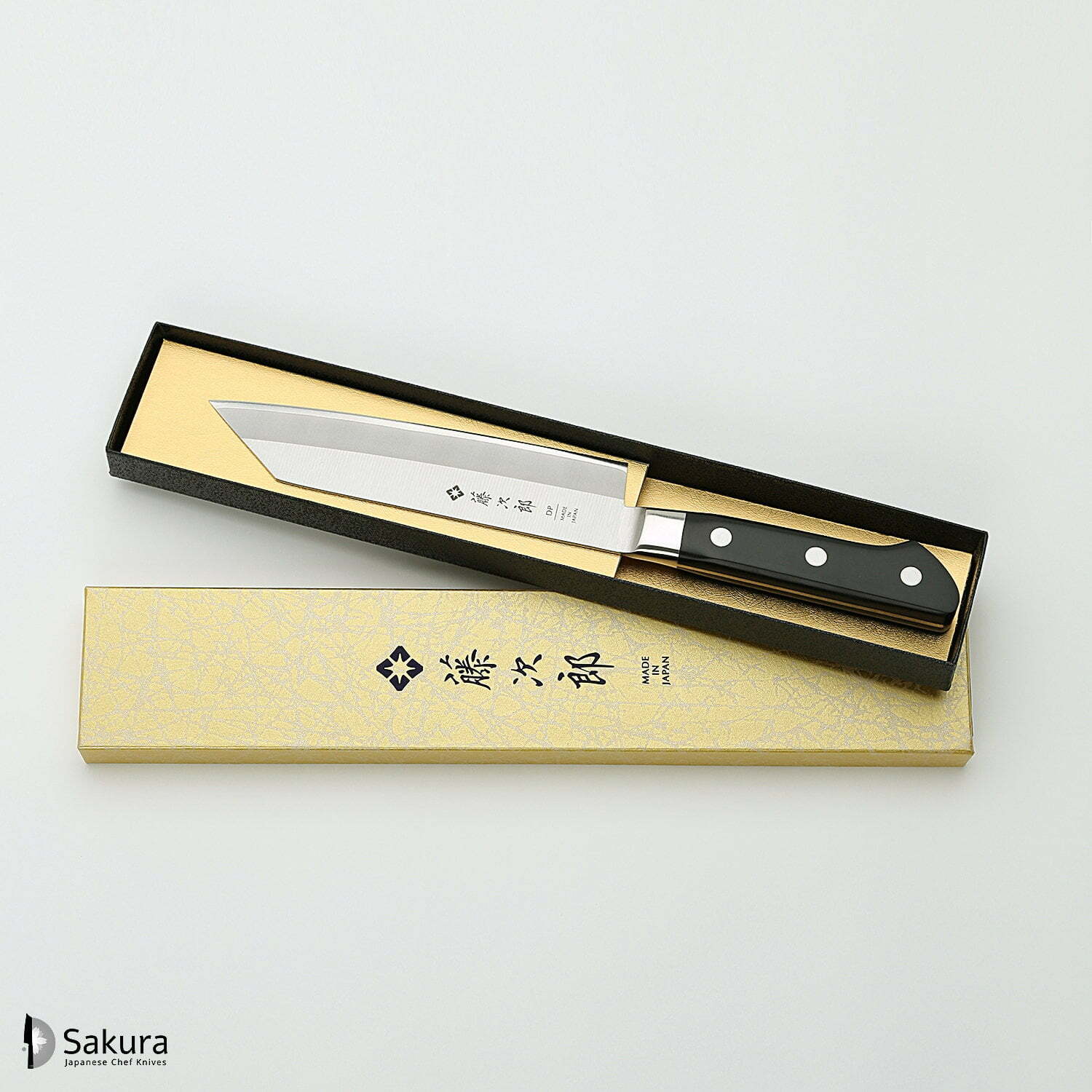 סכין שף רב-תכליתית קִּירִיצוּקֶה 160מ״מ מחוזקת 3 שכבות: פלדת פחמן יפנית VG-10 עטופה פלדת אל-חלד גימור מט מלוטש טוג׳ירו יפן