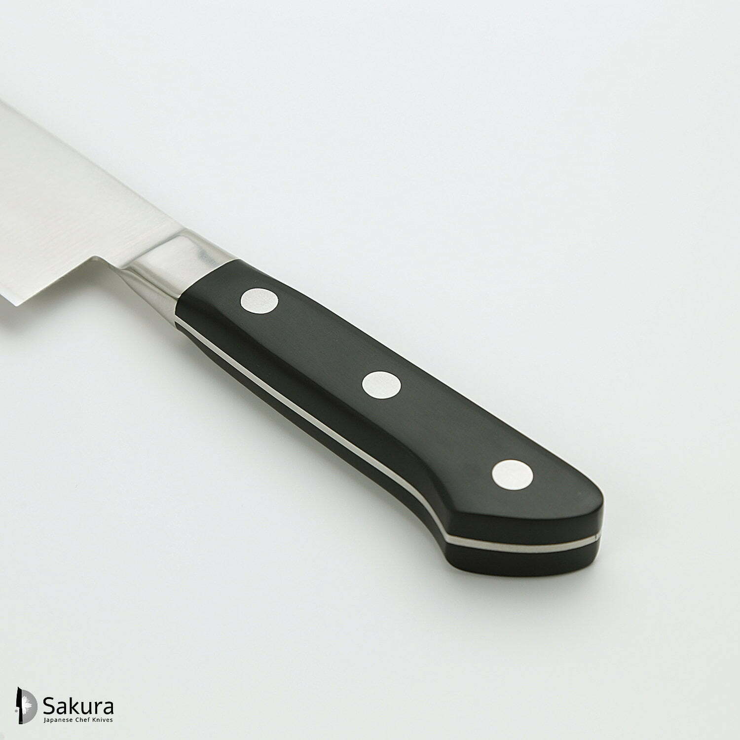 סכין שף רב-תכליתית גִּיוּטוֹ 210מ״מ מחוזקת 3 שכבות: פלדת פחמן יפנית VG-10 עטופה פלדת אל-חלד גימור מט מלוטש טוג׳ירו יפן [SKTOJIF-80811]
