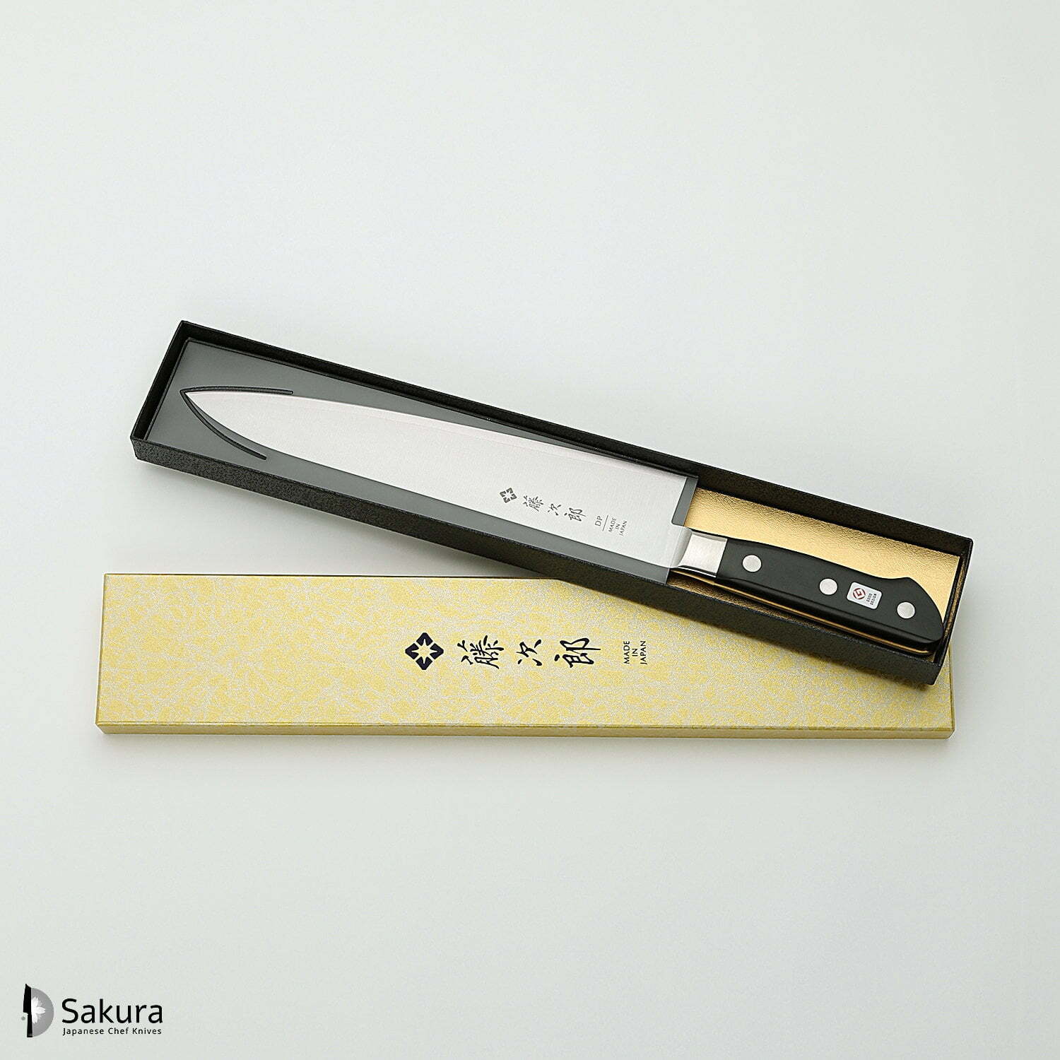 סכין שף רב-תכליתית גִּיוּטוֹ 240מ״מ מחוזקת 3 שכבות: פלדת פחמן יפנית VG-10 עטופה פלדת אל-חלד גימור מט מלוטש טוג׳ירו יפן