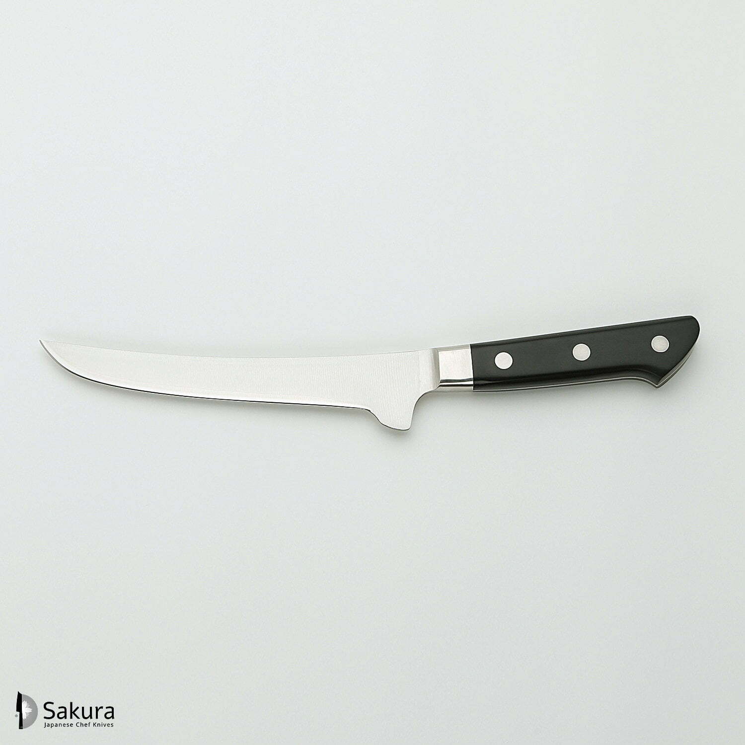 סכין פירוק/קיצוב בשר 150מ״מ מחוזקת 3 שכבות: פלדת פחמן יפנית VG-10 עטופה פלדת אל-חלד גימור מט מלוטש טוג׳ירו יפן