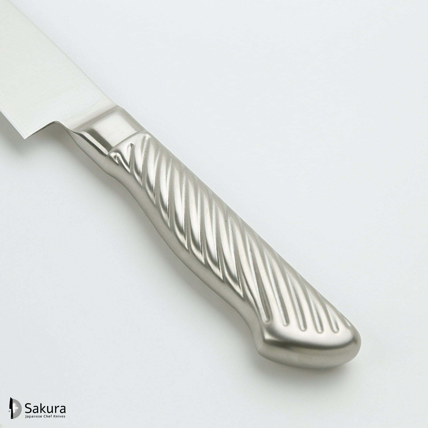 סכין חיתוך ופריסת בשר סוּגִּ’יהִיקִי 240מ״מ מחוזקת 3 שכבות: פלדת פחמן יפנית VG-10 עטופה פלדת אל-חלד גימור מט מלוטש טוג׳ירו יפן
