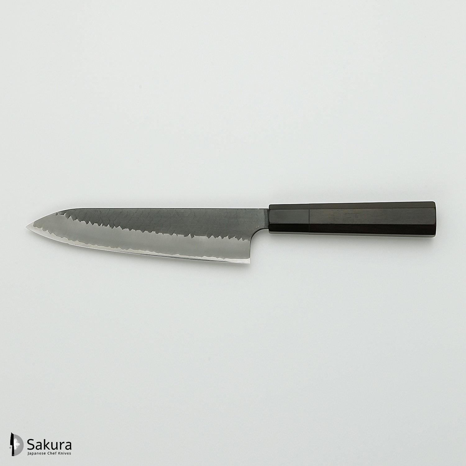 סכין שף רב-תכליתית גִּיוּטוֹ 210מ״מ מחושלת בעבודת יד 3 שכבות: פלדת פחמן יפנית מתקדמת מסוג R2/SG2 עטופה פלדת אל-חלד גימור קורואיצ׳י שחור עם ריקוע פטיש ניגארה יפן