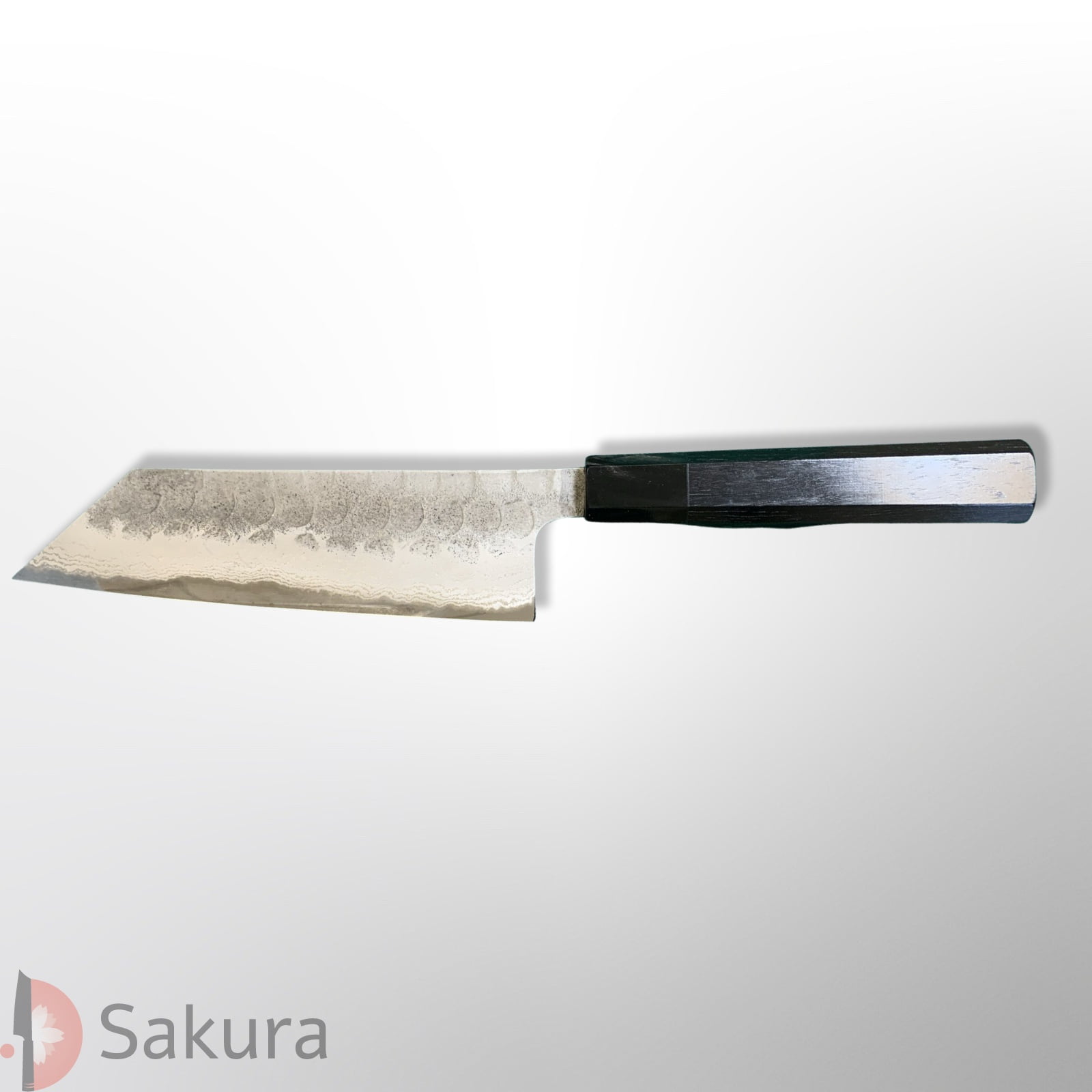 סכין רב-תכליתית בּוּנְקָה 175מ״מ מחושלת בעבודת יד 3 שכבות: פלדת פחמן יפנית מתקדמת מסוג Aogami Super גימור קורואוצ׳י ריקוע פטיש האטסו קוקורו יפן – SKAHATSINABUNKA16517