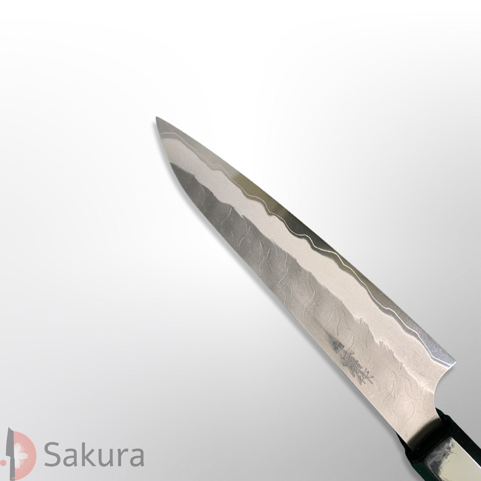 סכין עזר קטנה רב-תכליתית פֶּטִי 150מ״מ מחושלת בעבודת יד 3 שכבות: פלדת פחמן יפנית מתקדמת Aogami Super גימור מט עם ריקוע פטיש ניגארה יפן SKNIGAASPETTY15016