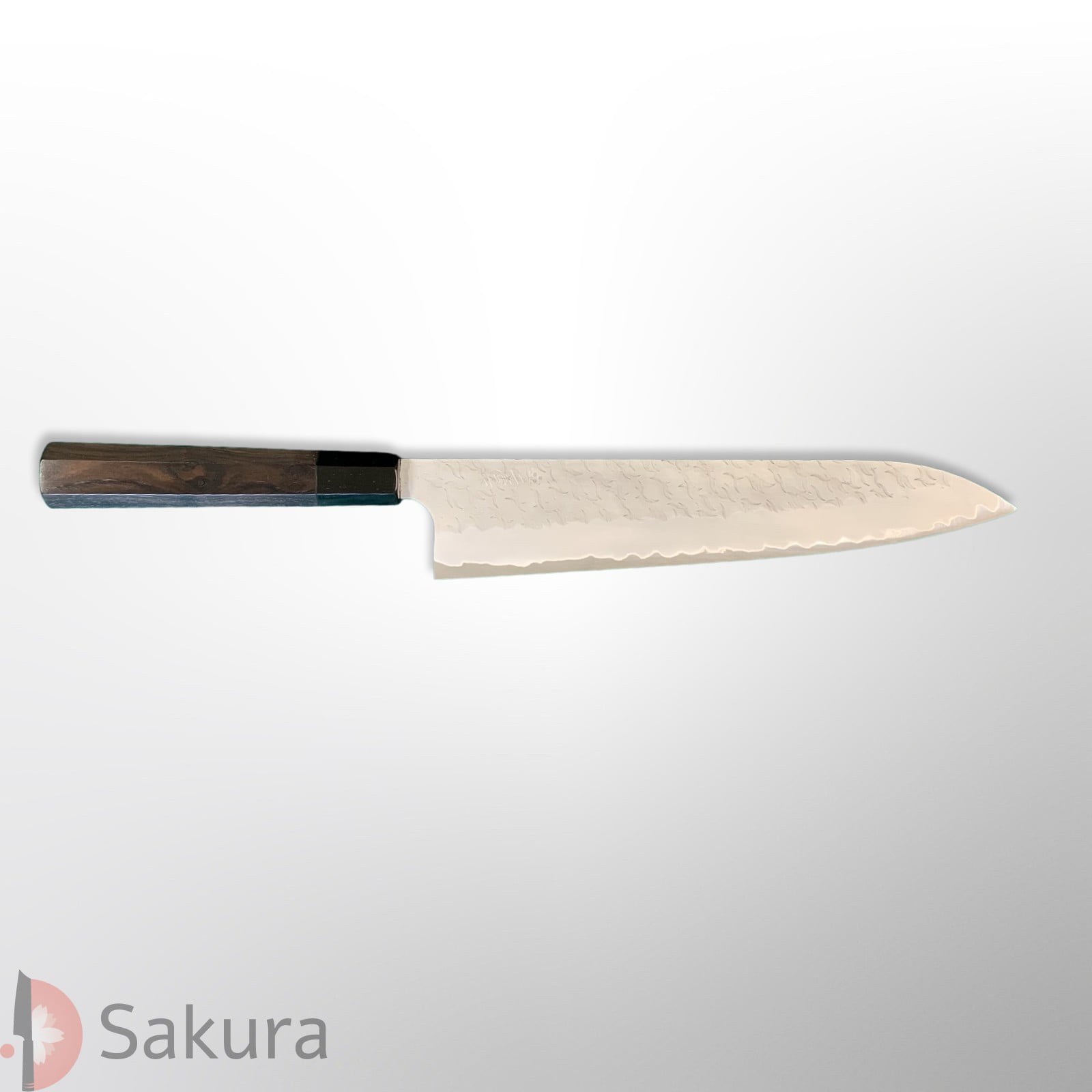 סכין שף רב-תכליתית גִּיוּטוֹ 270מ״מ מחושלת בעבודת יד 3 שכבות: פלדת פחמן יפנית מתקדמת Aogami Super גימור מט מלוטש עם ריקוע פטיש ניגארה יפן SKNIGAASMTGYU2716