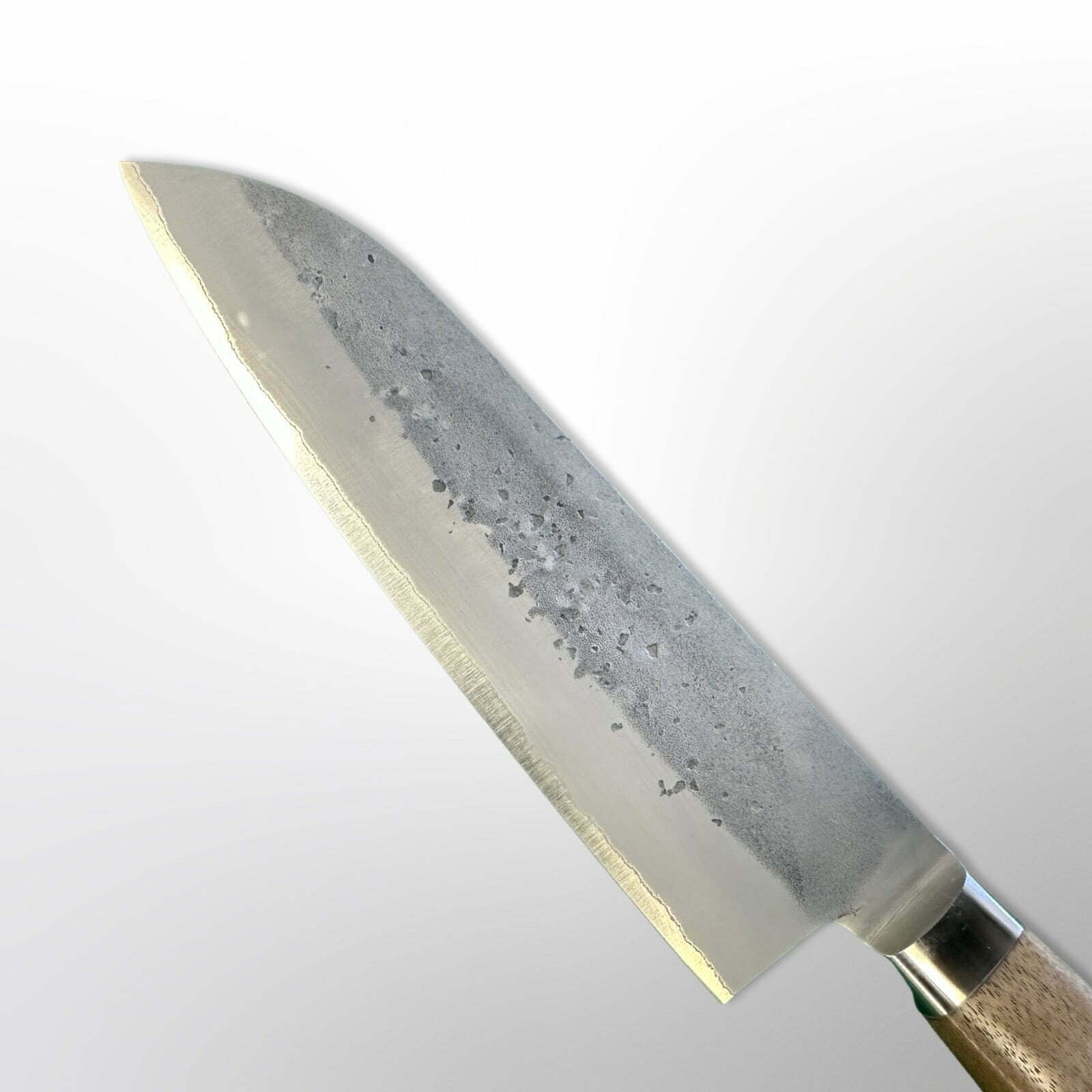  סכין רב-תכליתית סָנטוֹקוּ 170מ״מ מחוזקת 3 שכבות: פלדת פחמן יפנית אוגמי2 עטופה פלדת אל-חלד גימור נשיג׳י טדאפוסה יפן