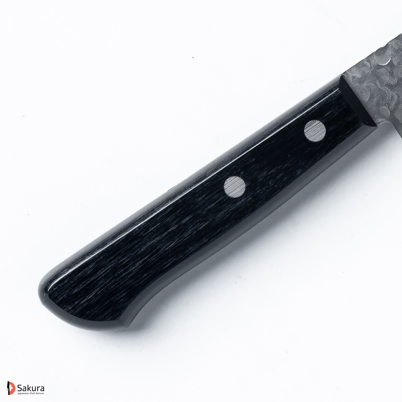 סכין רב-תכליתית סָנטוֹקוּ 170מ״מ פלדת Chromax גימור מט מלוטש ריקוע פטיש טאקאמורה יפן מק״ט SKTAKATKCR-222243