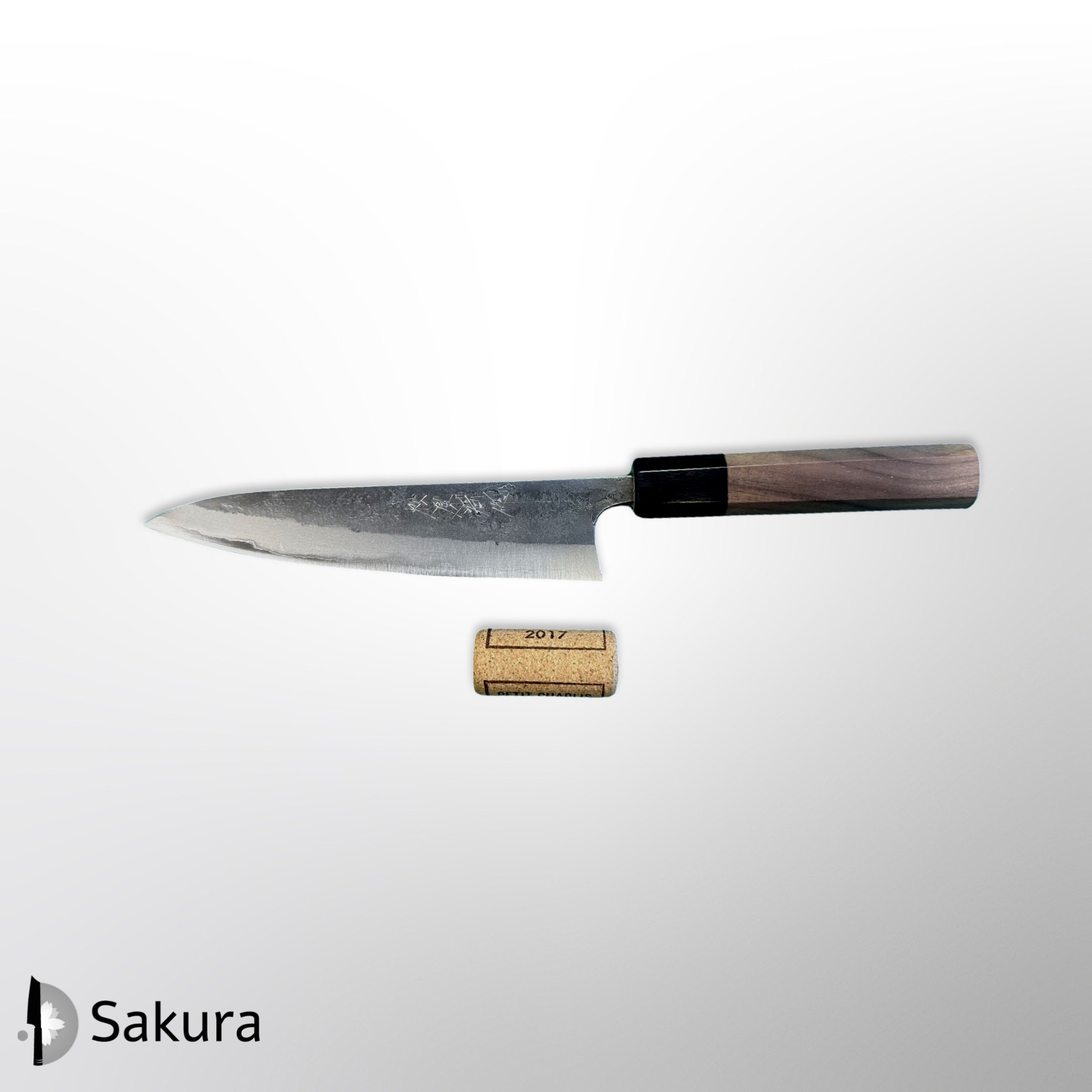 סכין עזר קטנה פטי 150מ״מ פלדת פחמן פחמן אוגמי #2 גימור נשיג׳י ידית מסורתית עץ אגוז מתומנת מאצוברה יפן [SKMATSTKKNBP1502442]