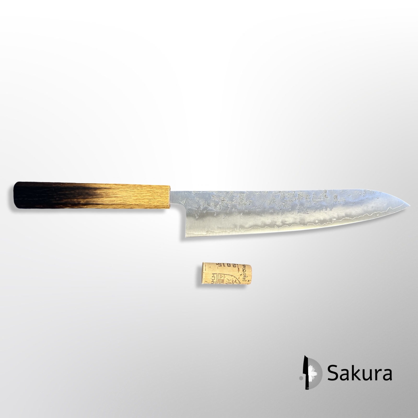 סכין שף רב-תכליתית גיוטו 240מ״מ פלדת פחמן SLD עטופה פלדת אל-חלד גימור נשיג׳י ידית אחיזה מסורתית עץ אלון שחור ŌUL Sakai יפן [SKFUKU9303309-18]