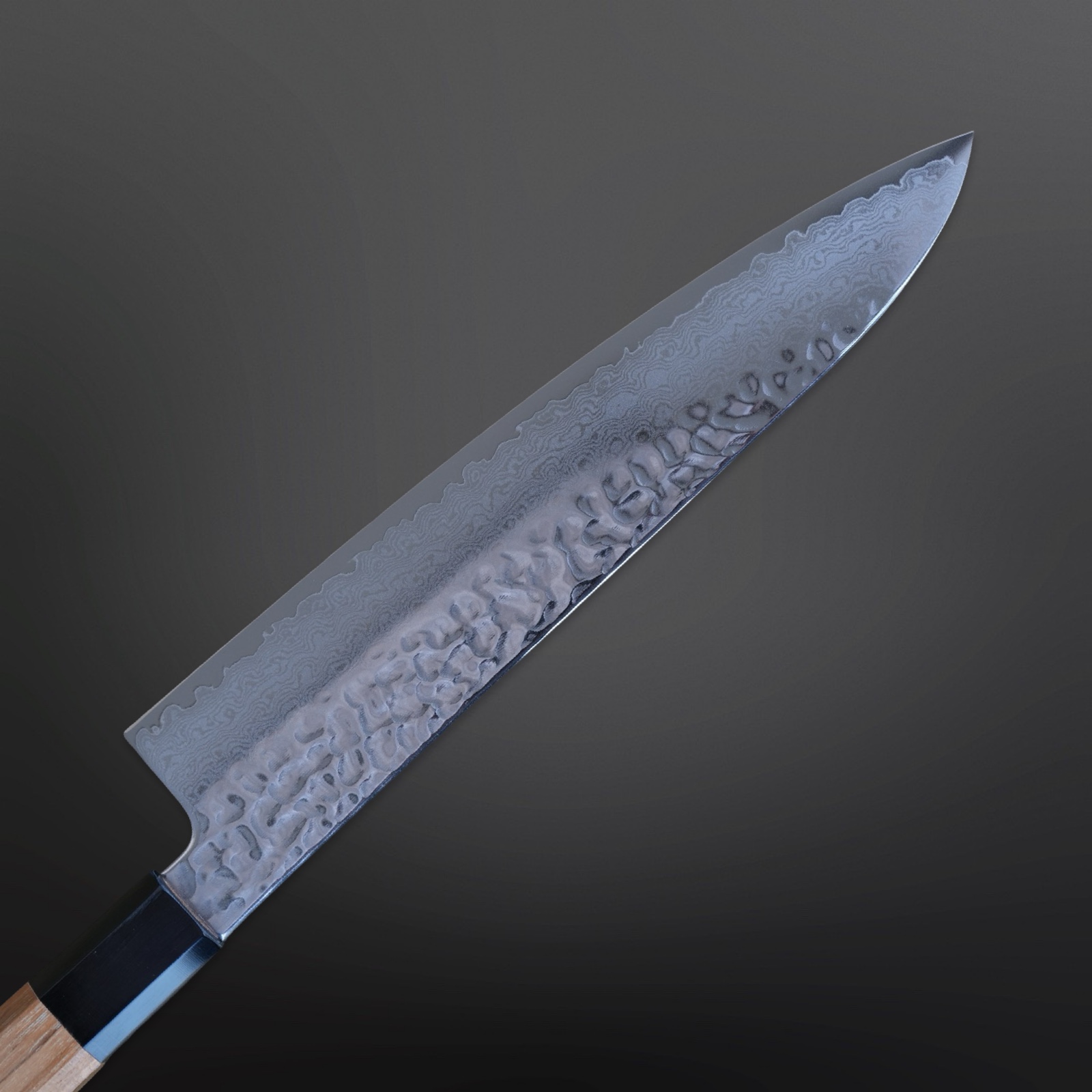 סכין גיוטו 210 מ”מ VG-10 ידית טיק – האטסוקוקורו, יפן