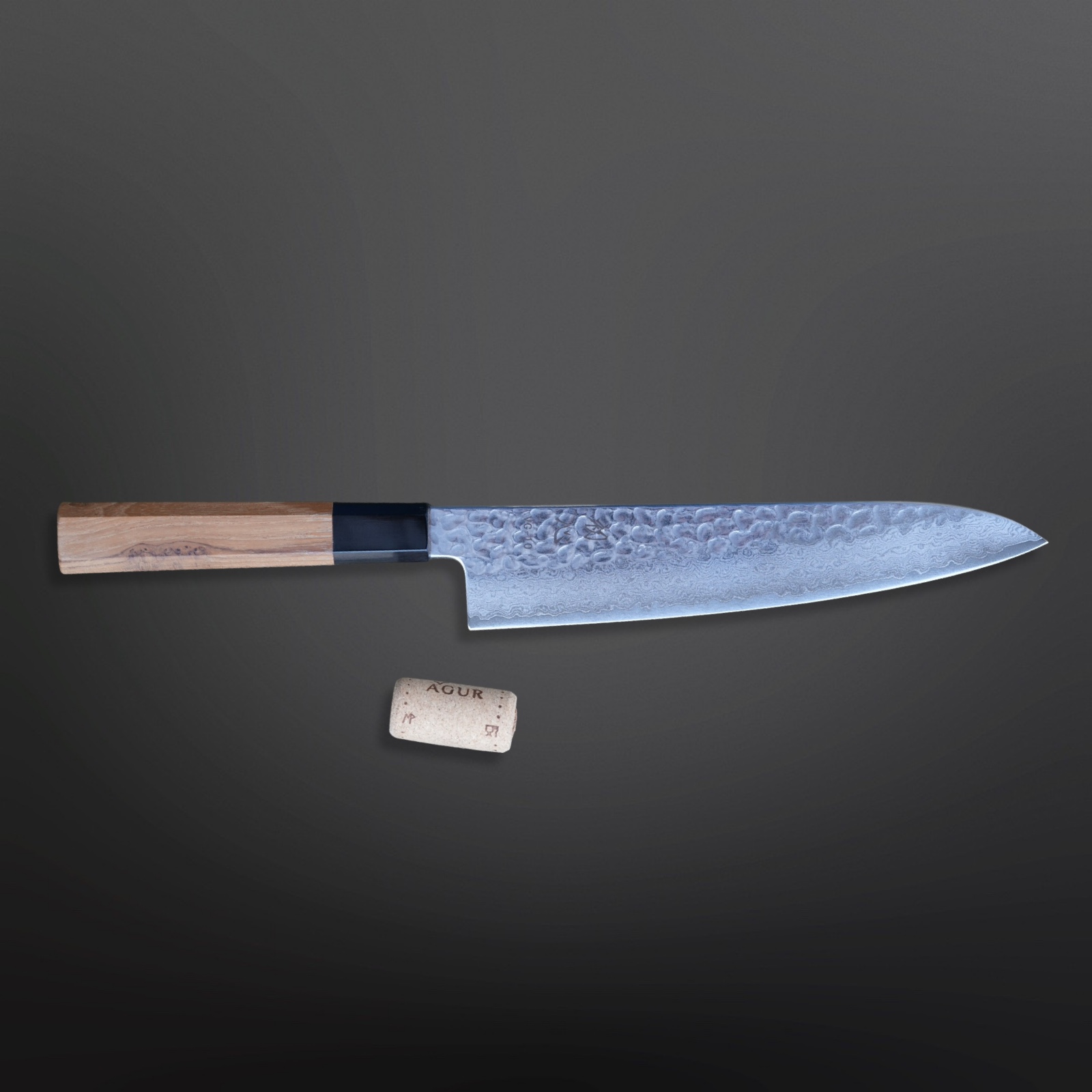 סכין גיוטו 210 מ”מ VG-10 ידית טיק – האטסוקוקורו, יפן