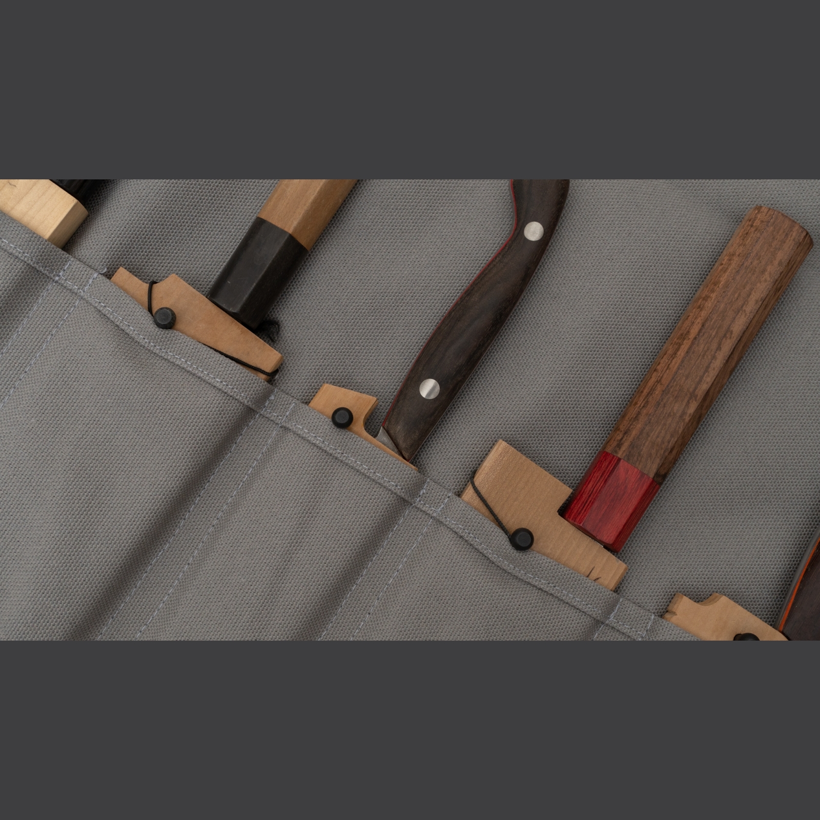 תיק סכינים מקצועי 6 כיסים – קנווס אפור היי-קונדישן יפן