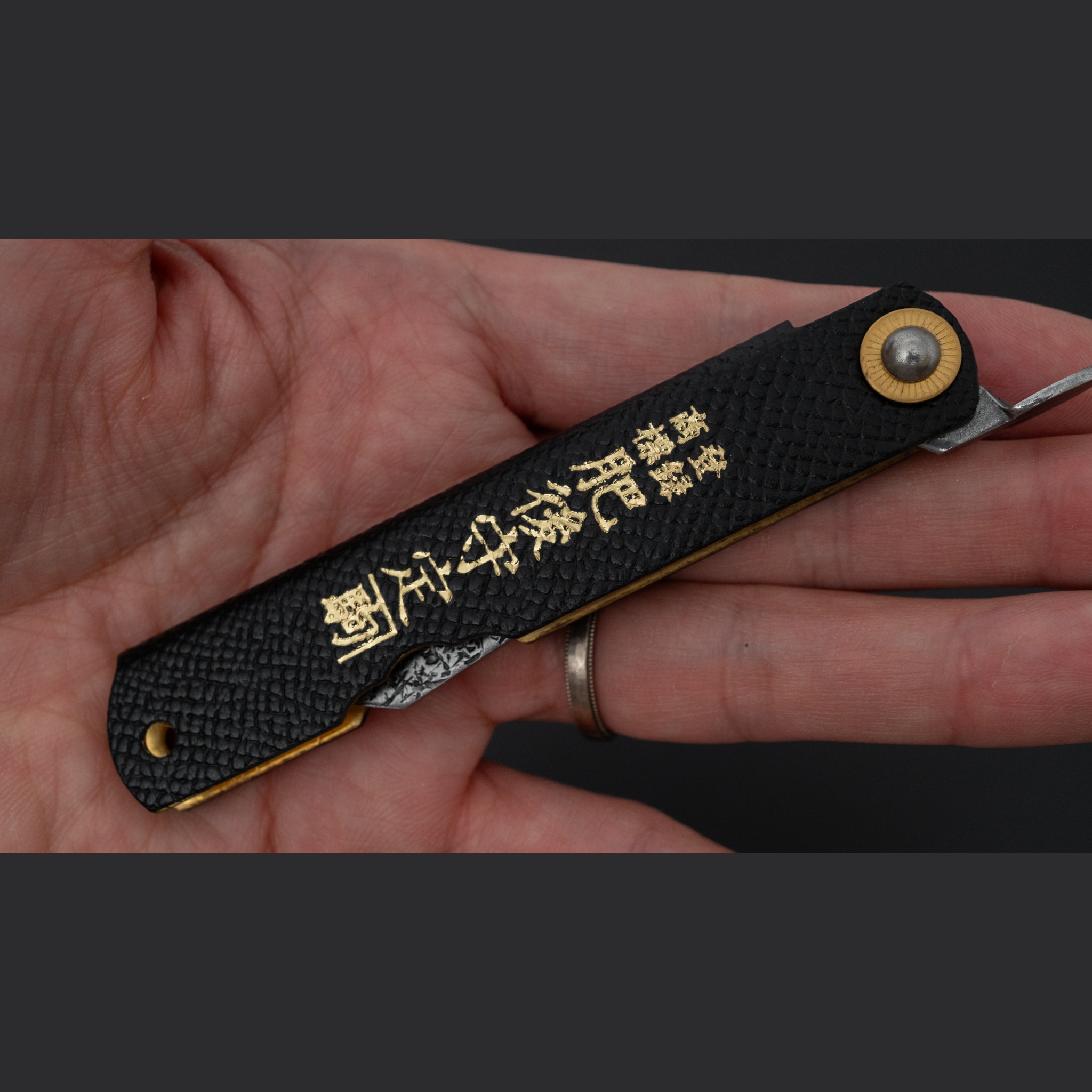 אולר כיס היגונוקאמי 72 מ״מ VG-10 ציפוי עור – Mitsuo Nagao יפן