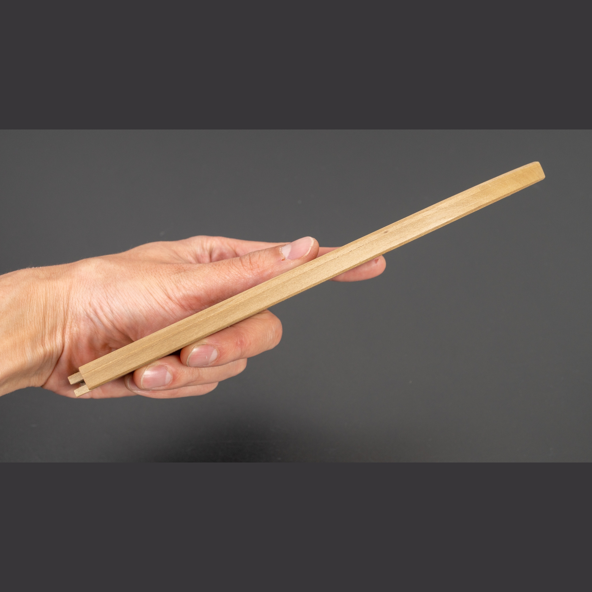 נדן עץ מגנוליה לסכין גיוטו 180 מ״מ Hitohira – Saya קלאסי 3 מ״מ